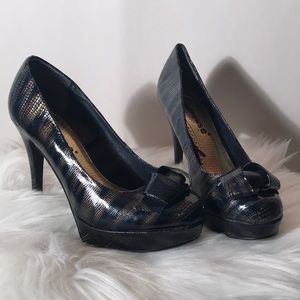 Gorgeous blue, silver & gold heels size 6 1/2